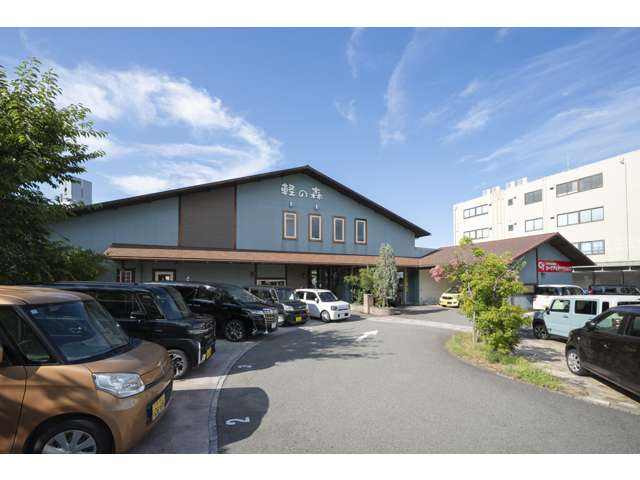 軽・届出済未使用車専門店 軽の森富田林店